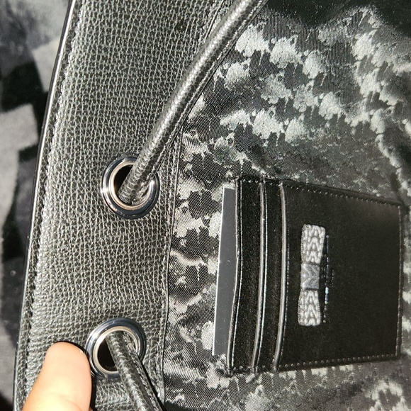 NWT KARL LARGERFELD BLACK AND WHITE w/SILVER HARDWARE BUCKET BAG/TOTE - Picture 10 of 10